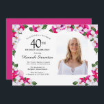 Invitación Foto de color blanco rosa magenta de la bonito por<br><div class="desc">Un marco elegante de paneles acuáticos rodea los detalles y la foto de sus fiestas de 40 años. La luminosa y colorida magenta, rosa y blanca floral es perfecta para celebrar el cumpleaños de primavera o verano. Todo el texto es editable, por lo que puede crear sólo la apariencia correcta....</div>