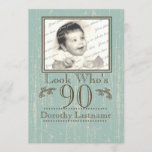 Invitación Foto de cumpleaños 90 de Aged Wood<br><div class="desc">Las personas de edad parecen madera en un color de marisco,  invitación para el marco fotográfico de 90 años.  Mira quién es noventa,  sube una foto favorita de cualquier edad y texto personalizar para tu fiesta.</div>