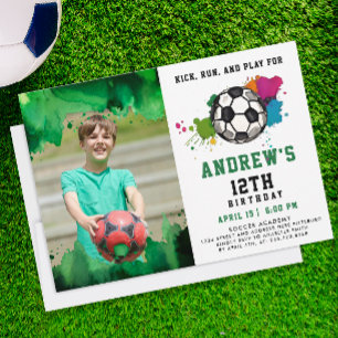 Invitación Foto de cumpleaños de fútbol moderno y colorido en