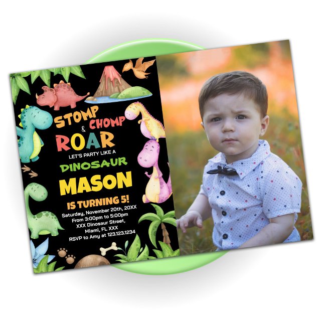 Invitación Foto de cumpleaños de los dinosaurios rojos amaril (Yellow Red Green Dinosaur Birthday Photo Invitation)