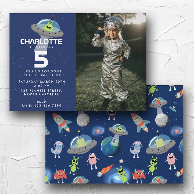 Invitación Foto de cumpleaños de monstruo alienígena moderno  (Cute Modern Alien Monster Space Birthday Photo Invitation)