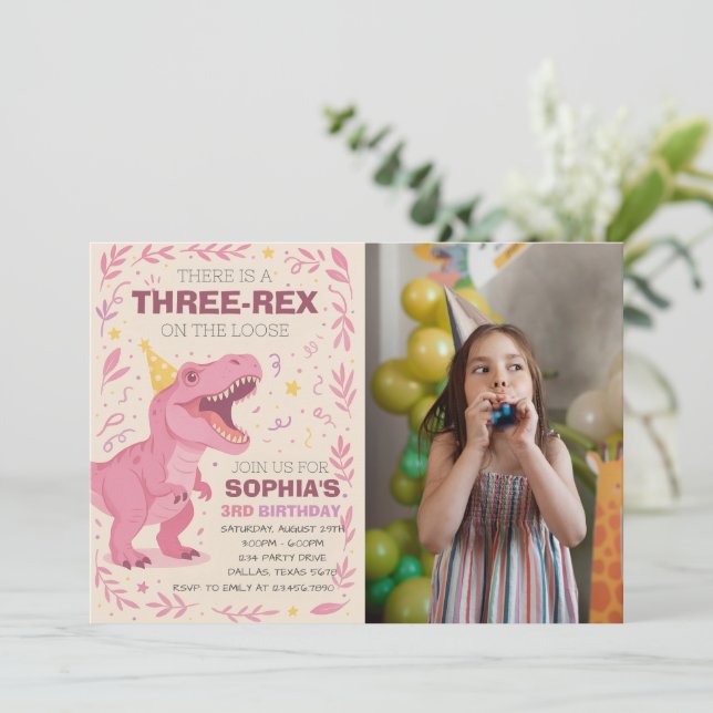 Invitación Foto de cumpleaños de niña con dinosaurio Three-Re (Anverso de pie)