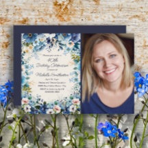 Foto de cumpleaños número 75 con flores azules y b