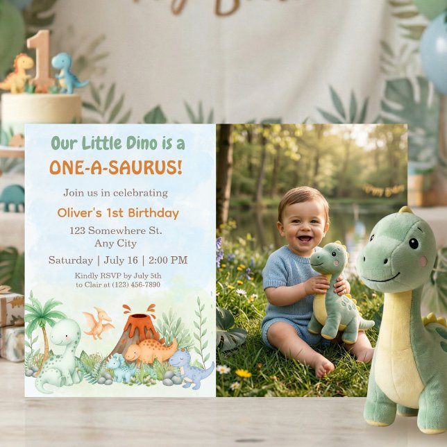 Invitación Foto de cumpleaños número uno de One-A-Saurus Dino (One-A-Saurus Dinosaur 1st Birthday Invitation)