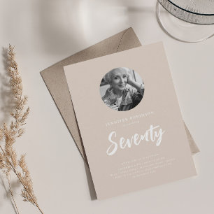 Invitación Foto de escritura mínima 70 cumpleaños Champagne