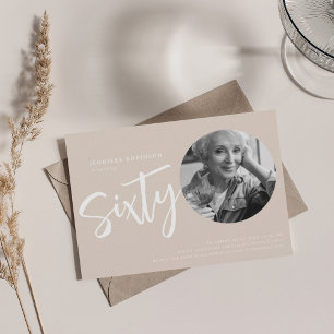Invitación Foto de escritura moderna 60 cumpleaños fiesta Cha