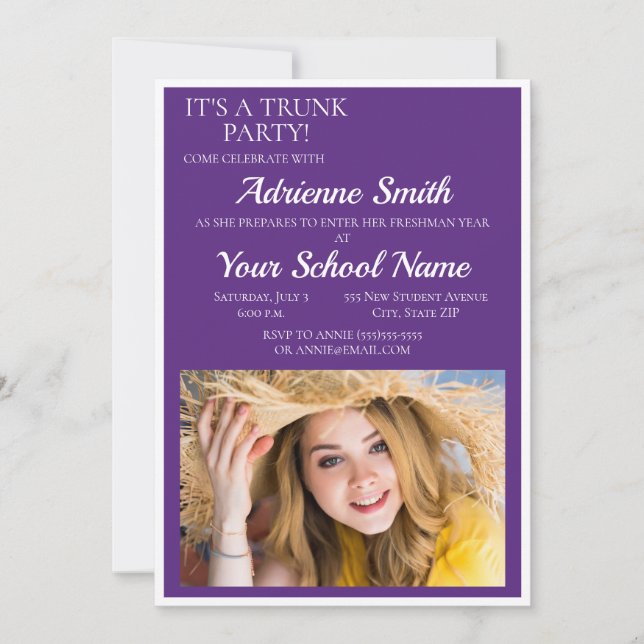 Invitación Foto de fiesta universitaria con baúl morado y bla (Anverso)