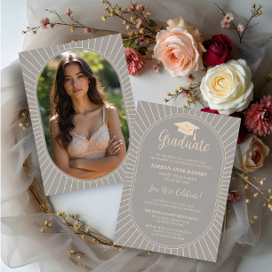 Invitación Foto de gorra de graduación ovalada vintage elegan