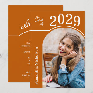 Invitación Foto de Graduación con Arco Moderno en Naranja Que