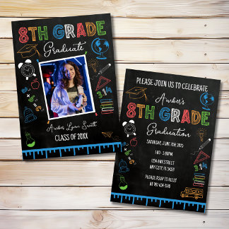 Invitación Foto de graduación de 8º grado en pizarra