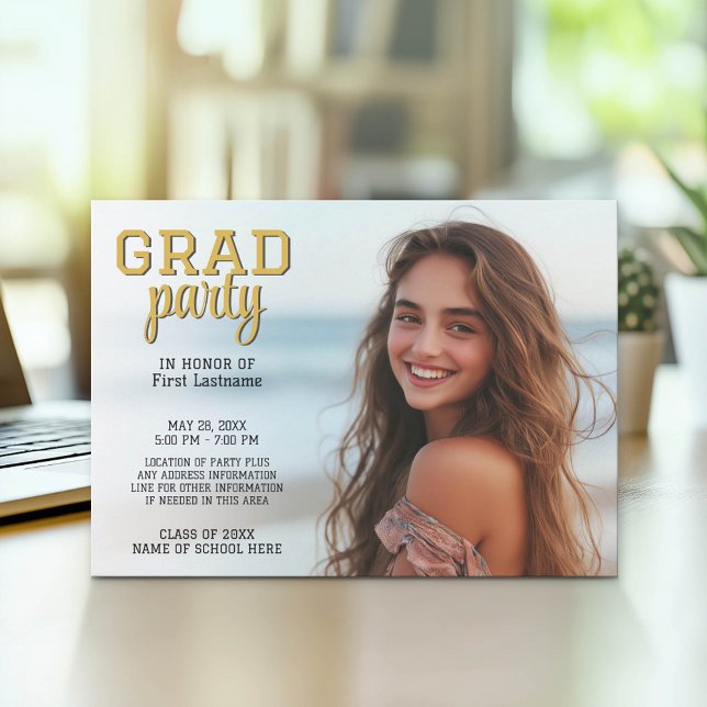Invitación Foto de graduación - Fiesta Grad Script Gold (Graduation Party Invitation with Photo)