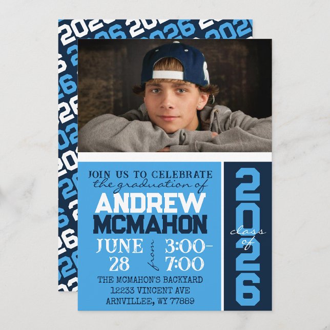 Invitación Foto de graduación moderna en azul claro y marina (Light Blue & Navy Modern Graduation Photo Invitation)