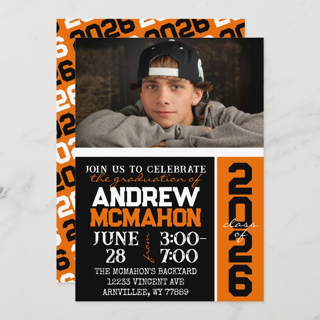 Invitación Foto de graduación moderna en negro y Naranja (Trendy Black and Orange 1 Photo Graduation Invitation. Printed + Envelopes or Digital Download)