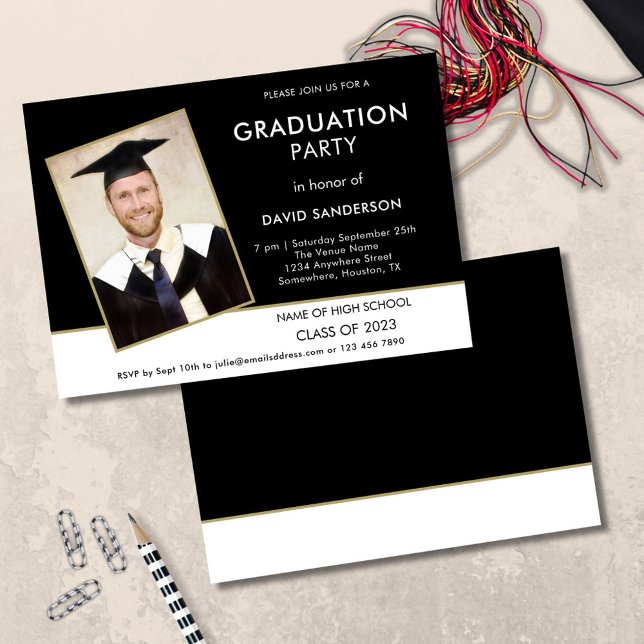 Invitación Foto de graduación simple texto oro blanco negro (front and back view)