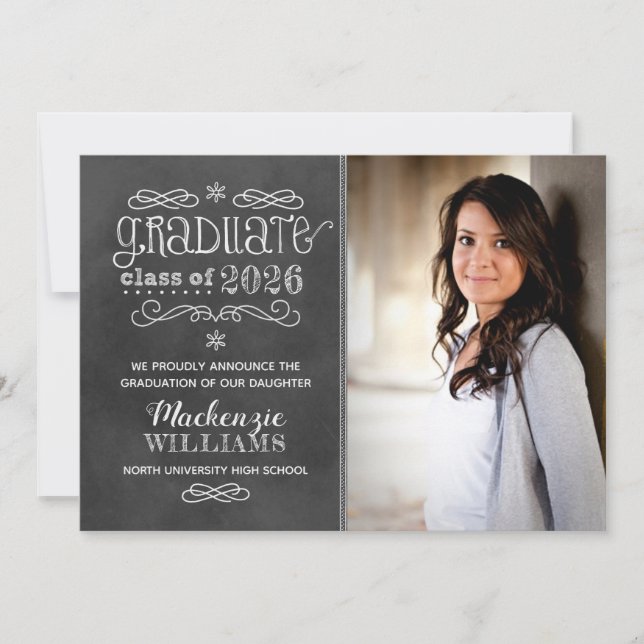 Invitación Foto de graduado de Rustic Black Chalkboard 2025 (Anverso)