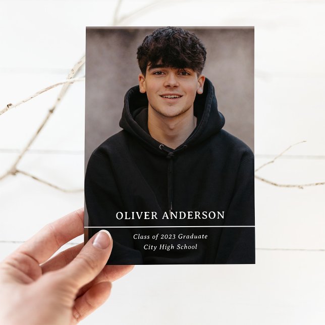 Invitación Foto de graduado y texto simple (Subido por el creador)