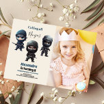 Invitación Foto de guerreros de Ninja, Fiesta de cumpleaños<br><div class="desc">Entrar en el mundo de sigilo y emoción con nuestra "Invitación del Partido Karate de Cumpleaños de Ninja". Esto no es solo una invitación; es un llamado para embarcarse en una emocionante aventura llena de movimientos ninja y patadas de karate. Exploremos los detalles que hacen de esta invitación la introducción...</div>