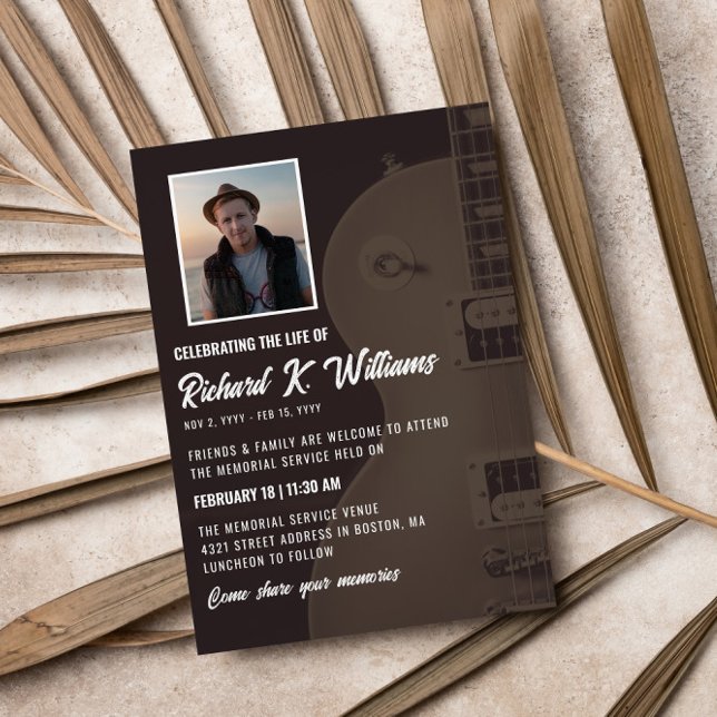 Invitación Foto de guitarra de tonos apagados celebrando la v (Subido por el creador)