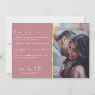 Invitación Foto de los hechos de Bride y Groom en el rosado p