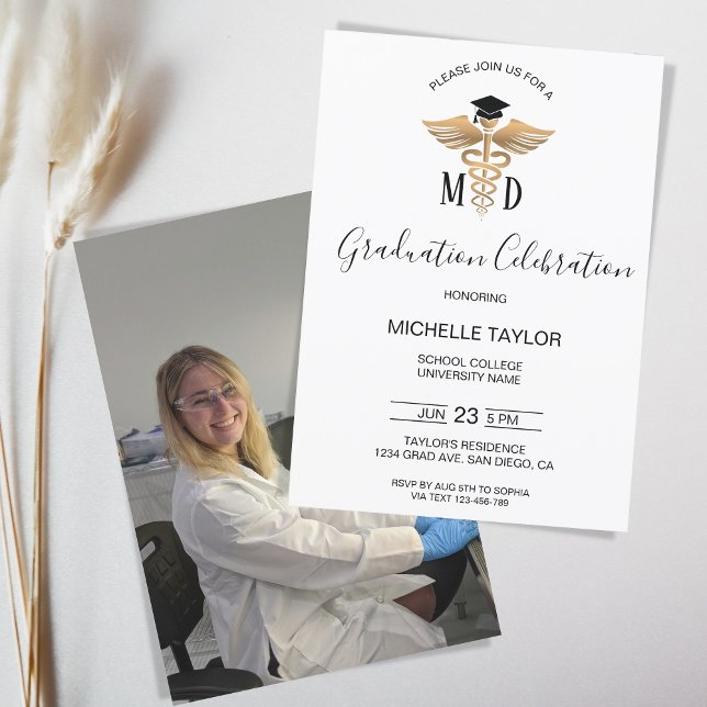 Invitación Foto de MD Médica de Graduación de Médico de Medic (gold caduceus with graduation hat)
