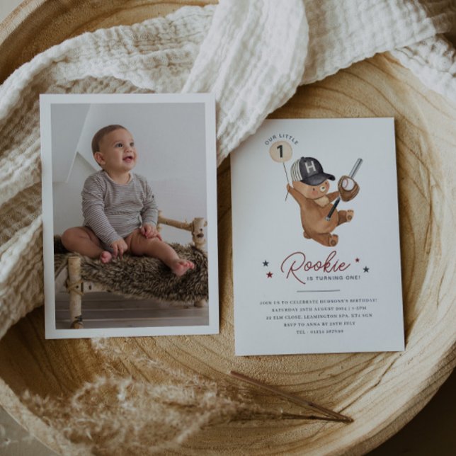 Invitación Foto de Oso de Cumpleaños Rookie (Rookie 1st Birthday Bear Photo Invitation)