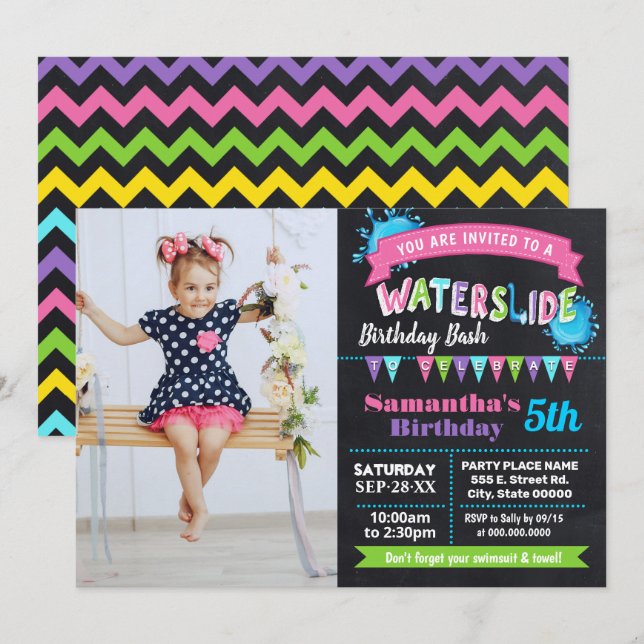 Invitación Foto de pizarra rosa de verano de cumpleaños con t (Anverso / Reverso)