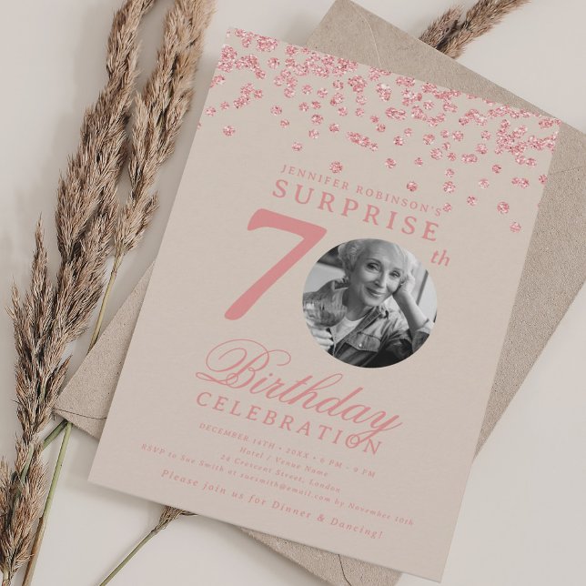 Invitación Foto de SORPRESA Cumpleaños 70 Champagne Rosa Dora (SURPRISE Photo 70th Birthday Rose Gold Champagne Invitation)