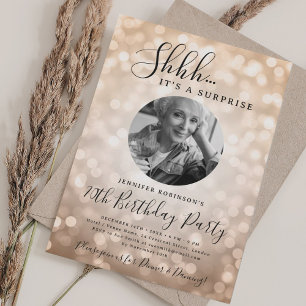 Invitación Foto de SORPRESA Cumpleaños 70 Rose Gold Bokeh