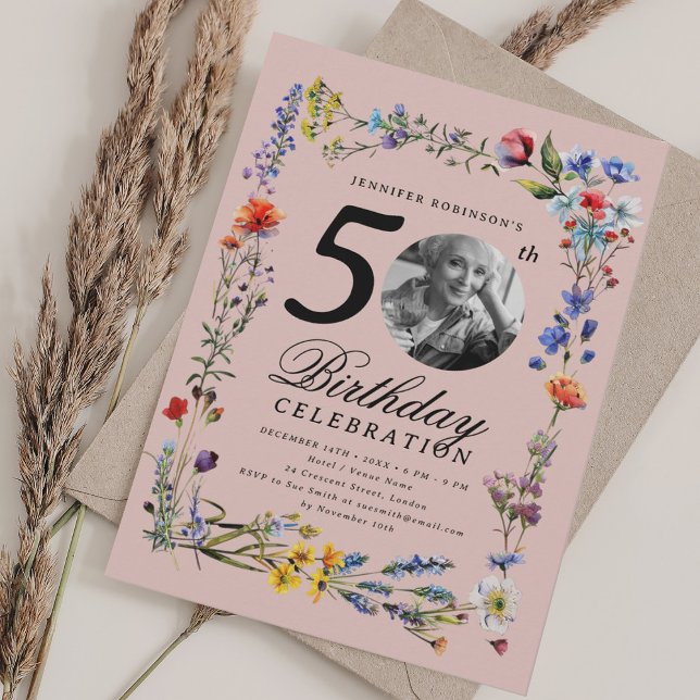 Invitación Foto de Wildflower Meadow 50 cumpleaños Rubor Pink (Wildflower Meadow Photo 50th Birthday Blush Pink Invitation)