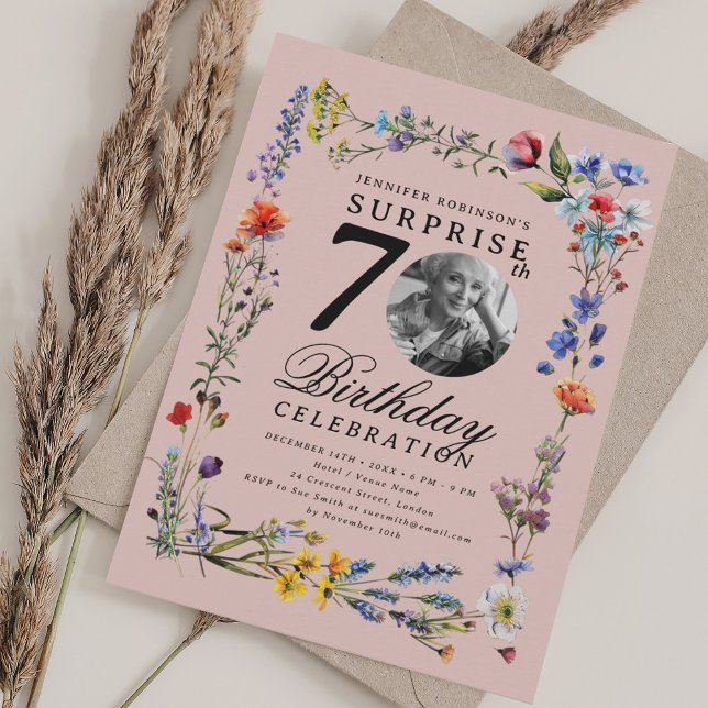 Invitación Foto de Wildflower SORPRESA Rosa de Rubor por 70 a (Wildflower Photo SURPRISE 70th Birthday Blush Pink Invitation)