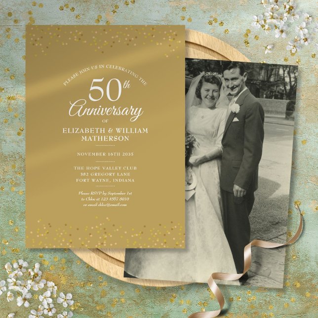 Invitación Foto del 50 aniversario de boda con polvo de oro (50th Anniversary Wedding Photo Gold Dust Invitation)