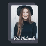 Invitación Foto del Personalizado moderno Bat Mitzvah<br><div class="desc">Este diseño está compuesto por un guion cursivo juguetón contrarrestado por una simple tipografía de san serif. Este diseño es moderno y sencillo. Agregar imagen de foto.

Disponible aquí:http://www.zazzle.com/store/selectpartysupplies</div>