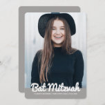 Invitación Foto del Personalizado moderno Bat Mitzvah<br><div class="desc">Este diseño está compuesto por un guion cursivo juguetón contrarrestado por una simple tipografía de san serif. Este diseño es moderno y sencillo. Agregar imagen de foto.

Disponible aquí:http://www.zazzle.com/store/selectpartysupplies</div>