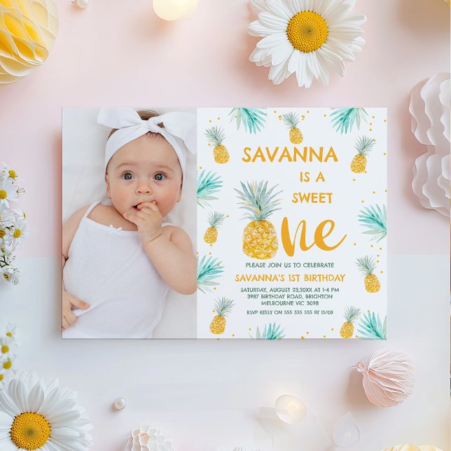 Invitación Foto Dulce Amarillo Una Piña Primer Cumpleaños (Pineapple Sweet One 1st Birthday Invitation For Baby Girls, Girls Pineapple First Birthday Invite)