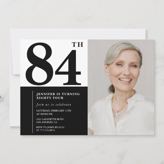 Invitación Foto en Blanco y Negro Chic Cumpleaños 84 (Anverso)