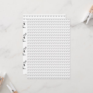 Invitación foto en blanco y negro de hojas sobre un fondo bla