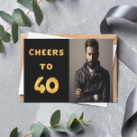 Invitación Foto: fiesta de 40 años anima el globo de oro<br><div class="desc">Una moderna invitación a la fiesta de cumpleaños número 40. Con el texto: Saludos a 40 en la parte delantera escrita con letras falsas de globo de oro. Fondo negro. Plantilla para tu foto. Añadir los detalles del evento al reverso. Letras blancas,  fondo negro.</div>