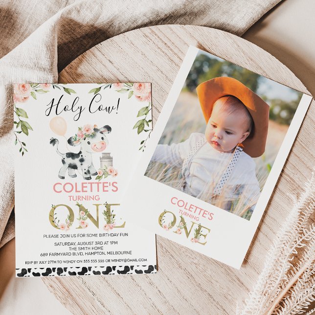 Invitación Foto floral de vaca sagrada impresa en vaca de vue (Holy cow themed girl's first birthday invitation featuring a cute cow, balloon, cow print and photo.)