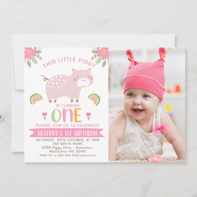 Invitación Foto floral rosa Pequeño cerdito primer cumpleaños (Anverso)