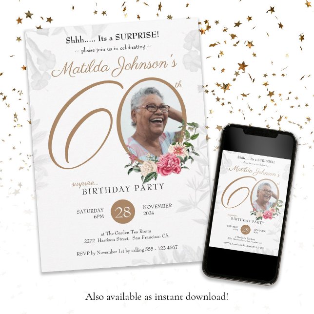 Invitación Foto Floral Surprise Cumpleaños 60 (Surprise 60th Birthday Floral Gold White Custom Invitation)