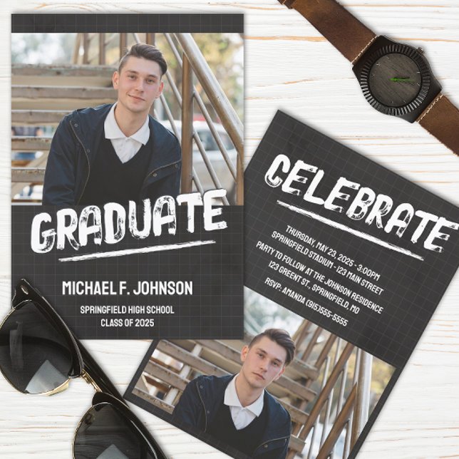 Invitación Foto Grunge Moderna Negra (Masculine Graduation Announcement)