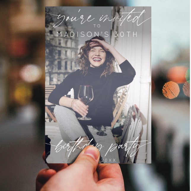 Invitación Foto manuscrita de la fiesta de cumpleaños moderna (Subido por el creador)