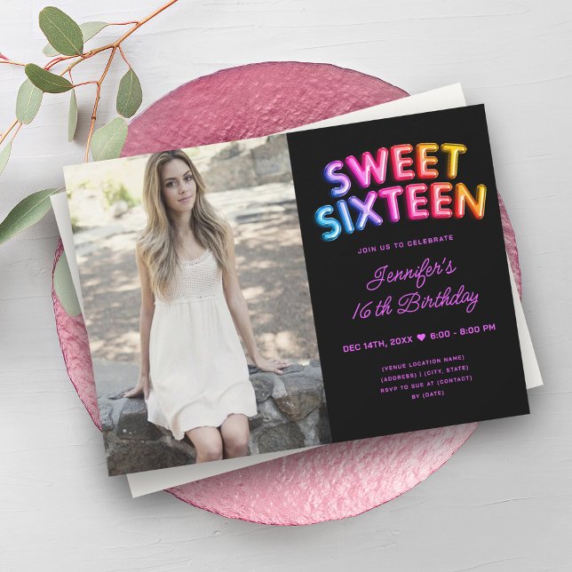 Invitación Foto moderna arcoiris Black Balloons Sweet 16 (Modern Photo Rainbow Black Balloons Sweet 16 Invitation)