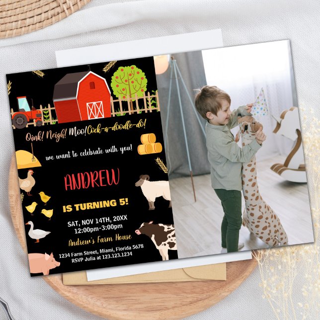 Invitación Foto: Nacimiento de animales de la granja verde ne (Photo Black Red Green Farm Animals Birthday Invitation)