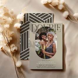 Invitación Foto ovalada moderna y firma Cumpleaños doble