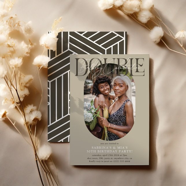 Invitación Foto ovalada moderna y firma Cumpleaños doble (Subido por el creador)