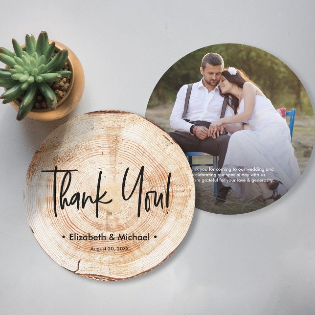 Invitación Foto personalizada de grano de madera para Boda ru (Unique round rustic wedding wood cut print thank you cards with customizable photo and message.)