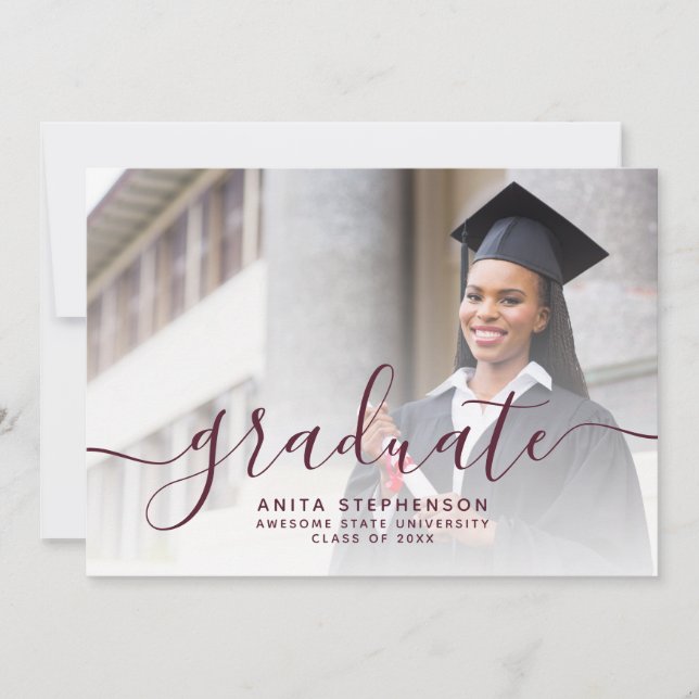 Invitación Foto personalizado de Burgundy Script Graduation P (Anverso)