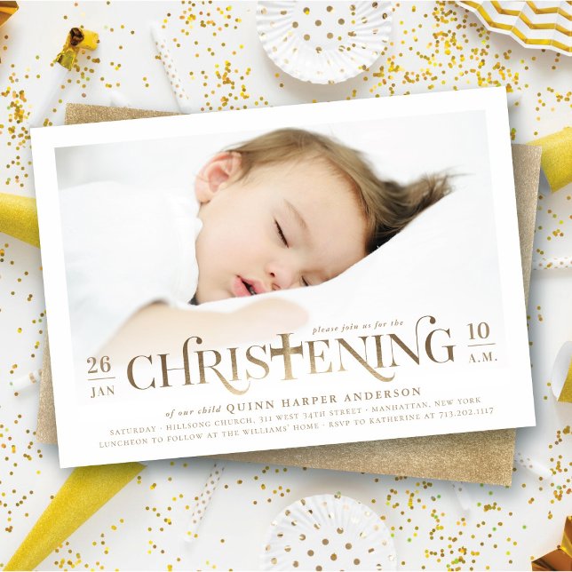 Invitación Foto Religiosa Cruz Moderna de Hoja de Oro Bautizo (Faux Gold Foil Modern Classic Bold Cross Stylish Christening Photo Invitation @ fat_fa_tin)