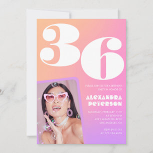 Invitación Foto retro con gradiente rosa cumpleaños 36